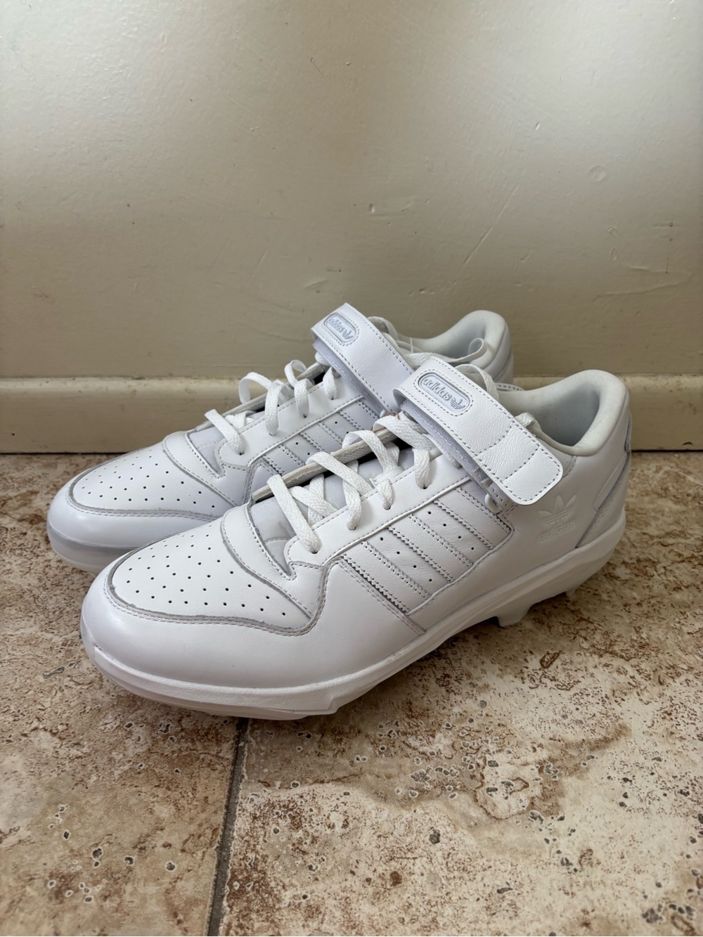 Adidas Forum TPU Baseball Cleats BSB Triple White JR9613 Men’s Size 13